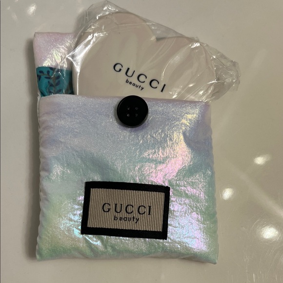 ✨Gucci Beauty Heart Mirror with Iridescent Floral Pouch NEW - Picture 5 of 5